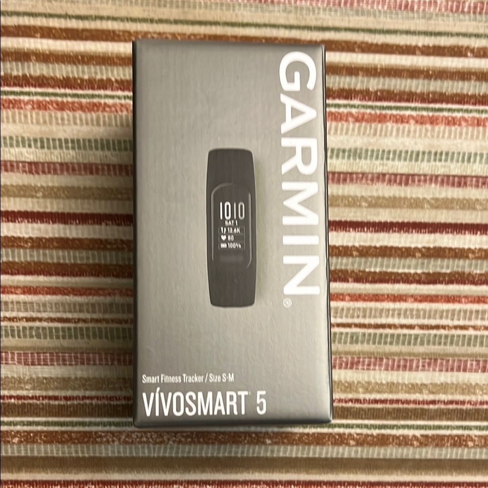 NIB. Garmin vivosmart 5 Fitness Tracker, 7-Day Battery. Box never opened!